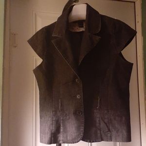 I.Q Authentic Brand women's vest